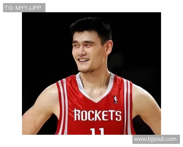 姚明的穿衣风格解析：从运动休闲到正式场合的时尚选择与搭配技巧