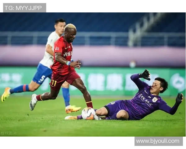 张强独家解析足球技战术与心态分享助你提升球场表现