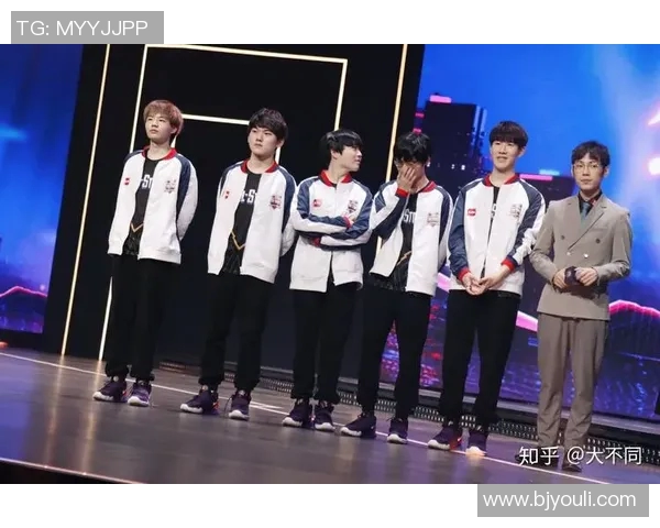 热议英雄联盟V5战队如何通过团队协作变革实现巅峰对决